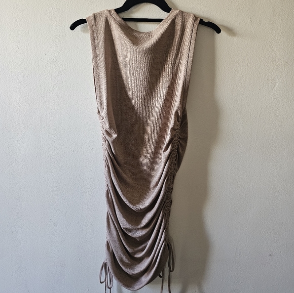 Loveriche dress - Picture 2 of 3